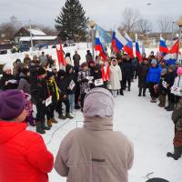 Жители села Красный Яр вышли поддержать российскую армию и Президента страны